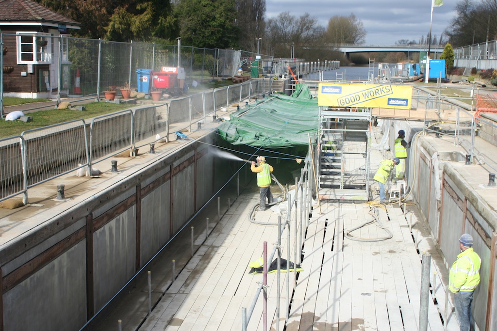 Engineer in Chertsey Lock Engineer in Chertsey Lock