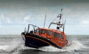 Support our river heroes The RNLI rescue an average of 22 people every day of the year from around our coasts and on the River Thames.